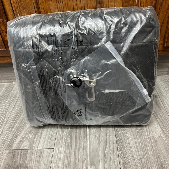 Waterproof Dog Car Seat Cover - Black - Picture 2 of 2